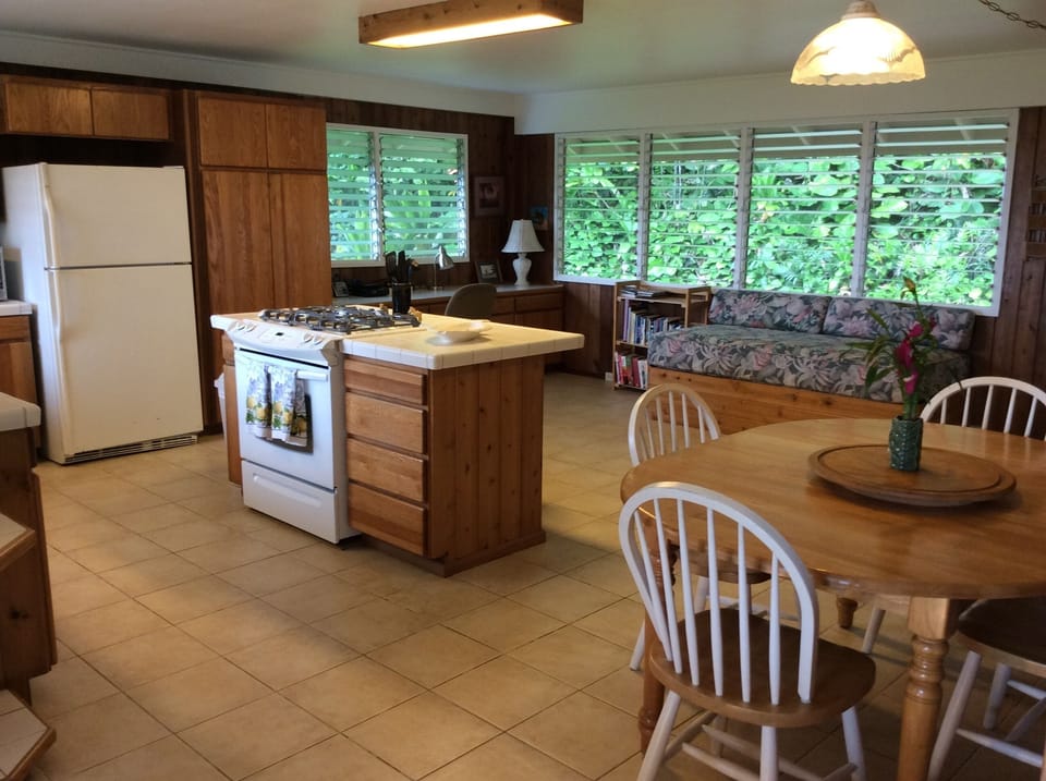 Open floorplan with sitting area near kitchen.
