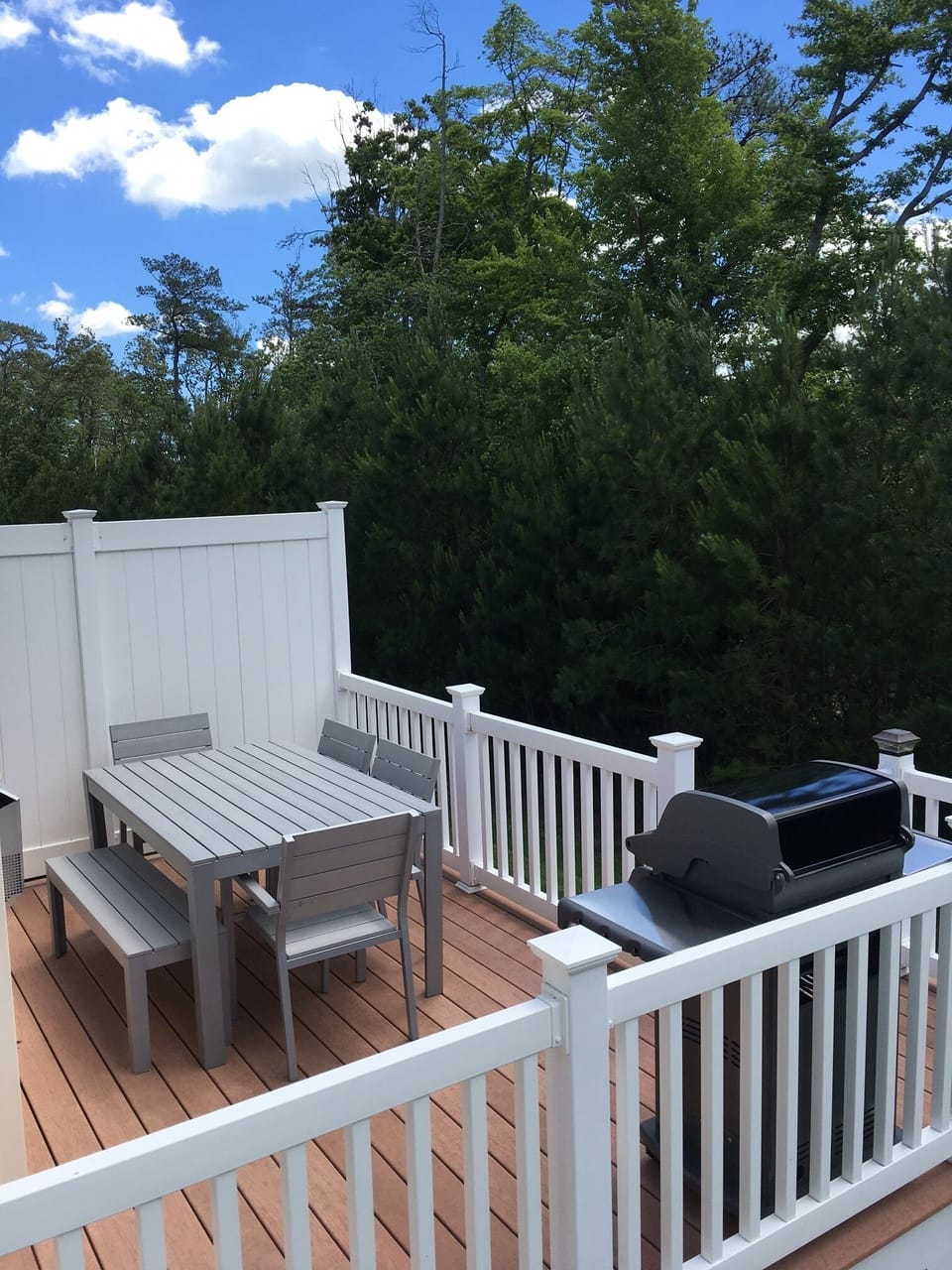 Deck & Grill