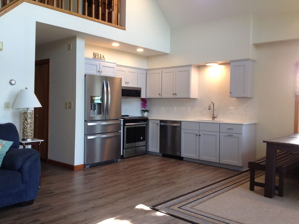 Beautiful new kitchen with all new appliances including dish washer