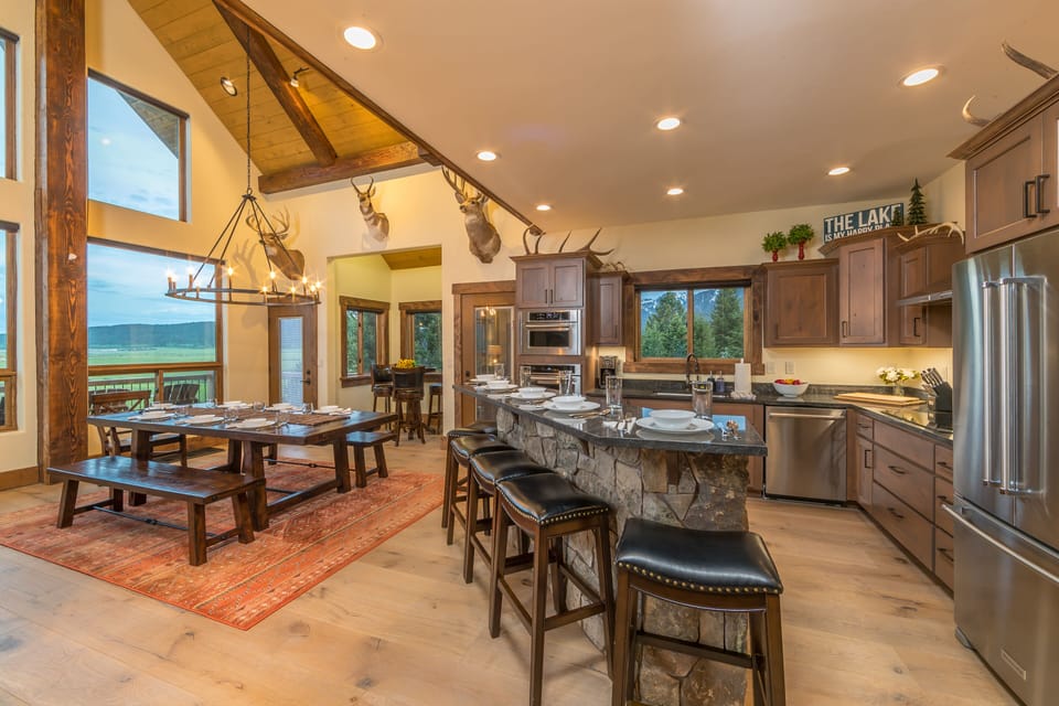 Nice kitchen with all the amenities.
