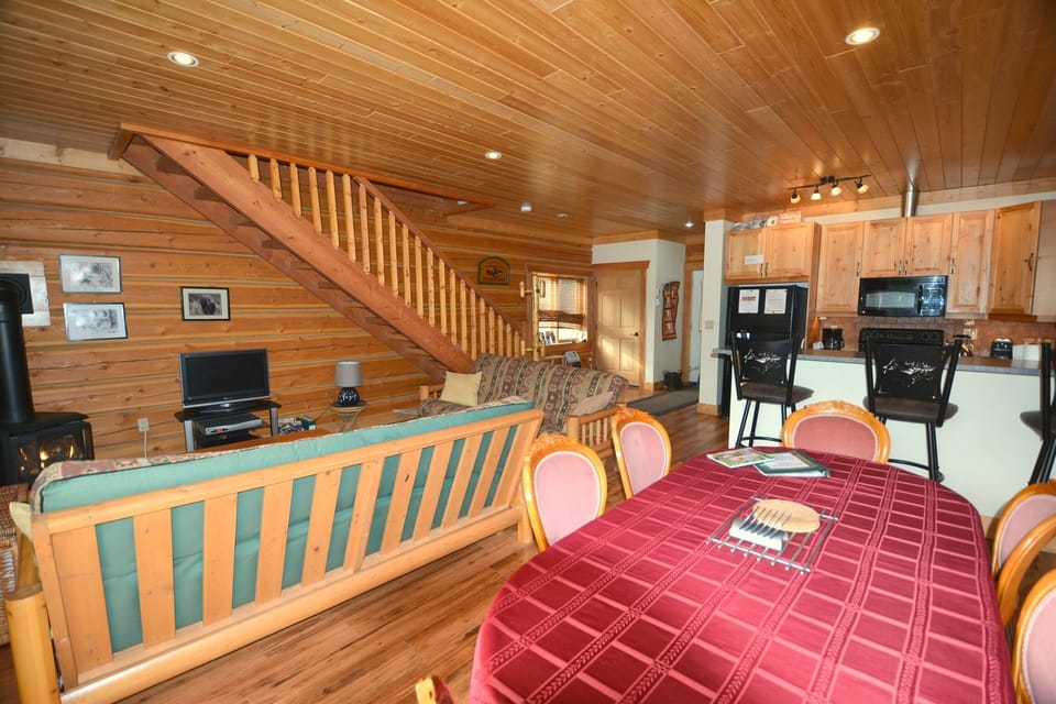 spacious open plan area downstairs 