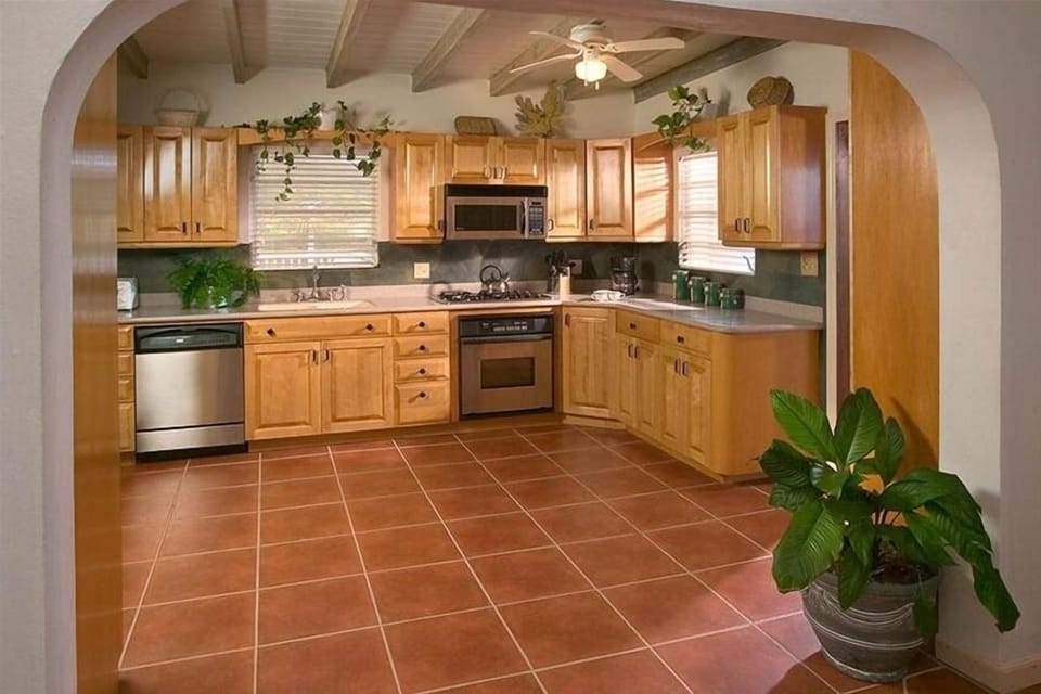 Very Nice Large Kitchen