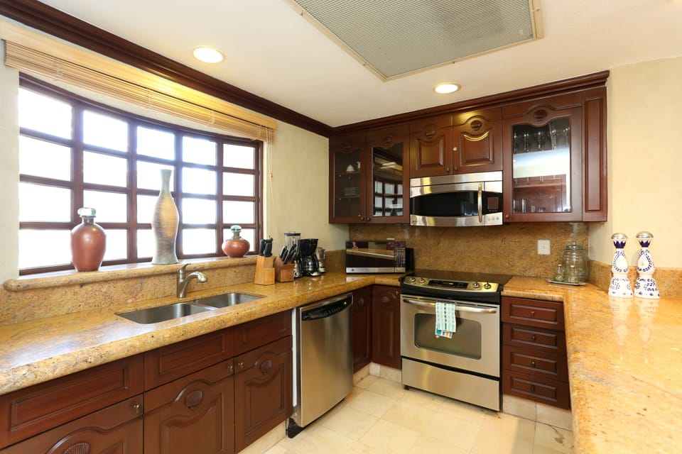 All modern appliances in the kitchen.