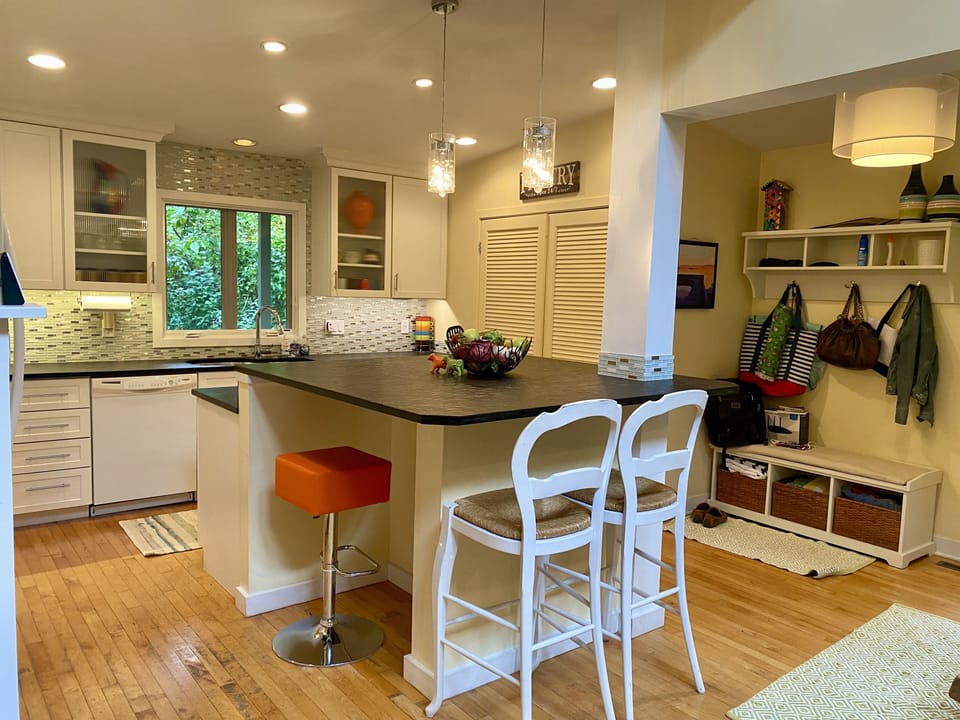 New large kitchen fully equipped. 