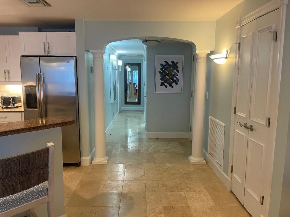 Hallway to bedrooms and baths