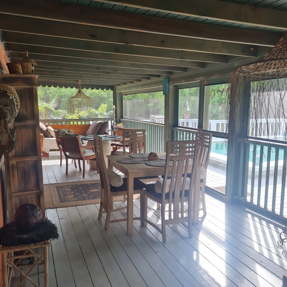 Outdoor dining