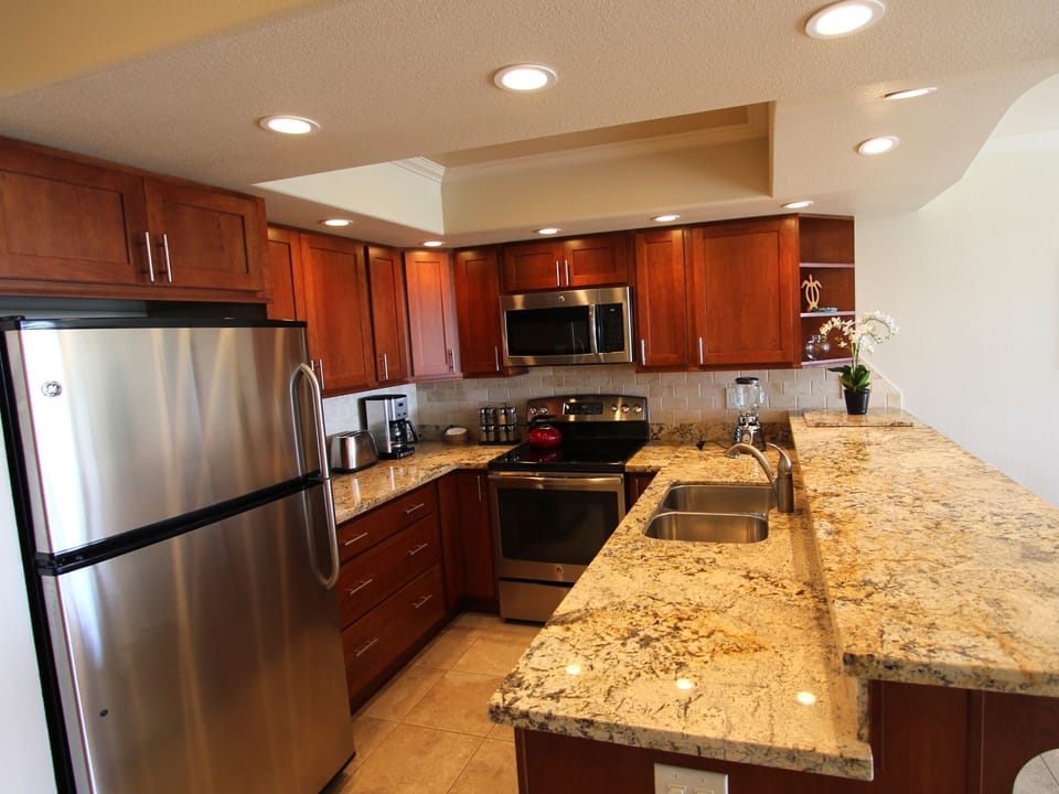 Fully stocked kitchen: new granite counter, cherry cabinets & ss appliances