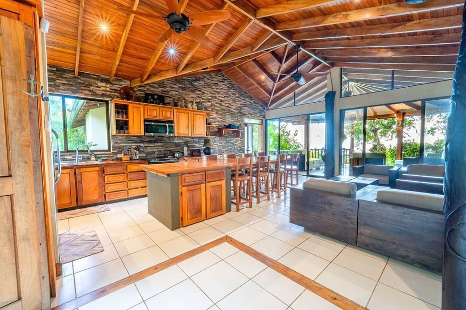 Kitchen / Living Room