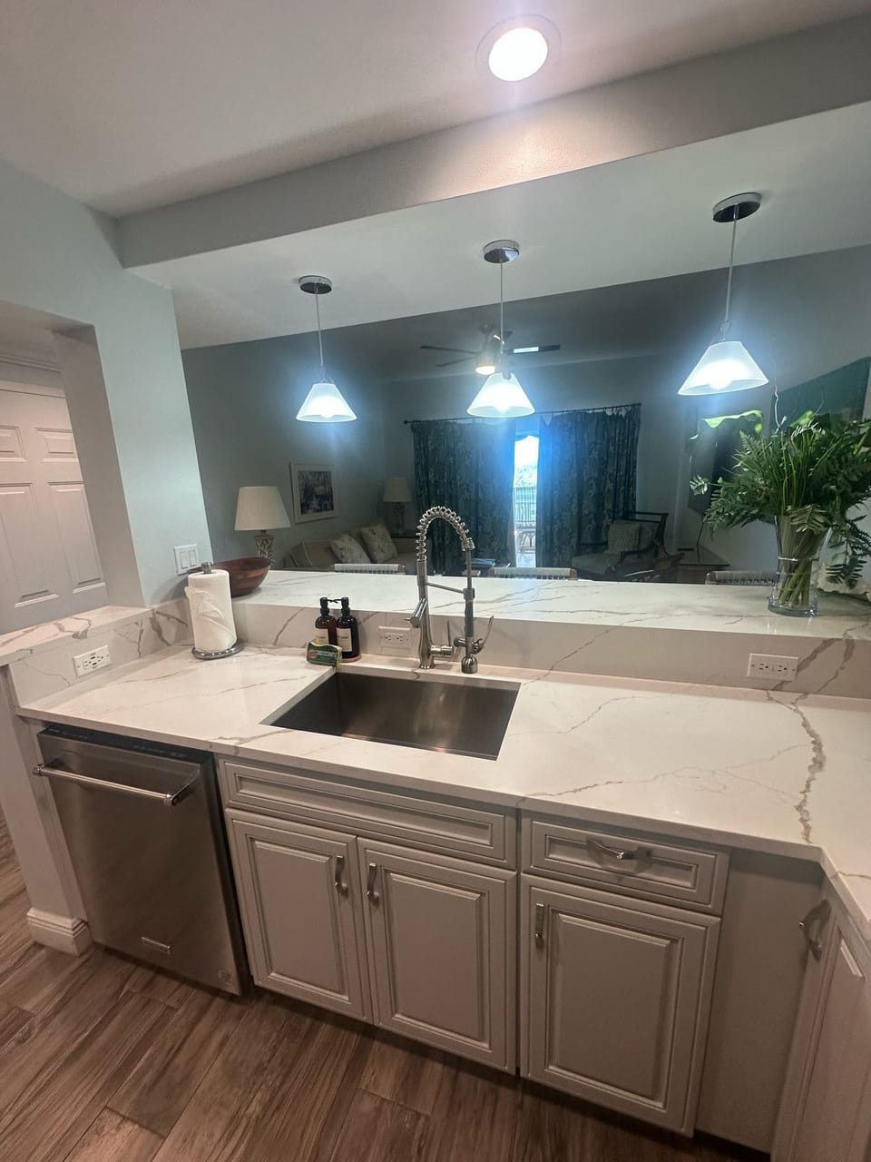 Kitchen opens to livingroom