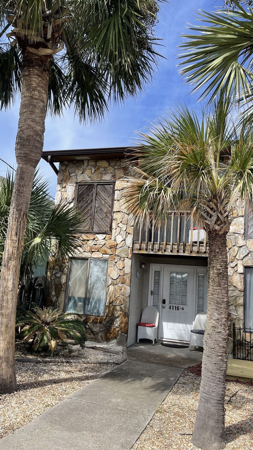 Entrance too the townhouse 