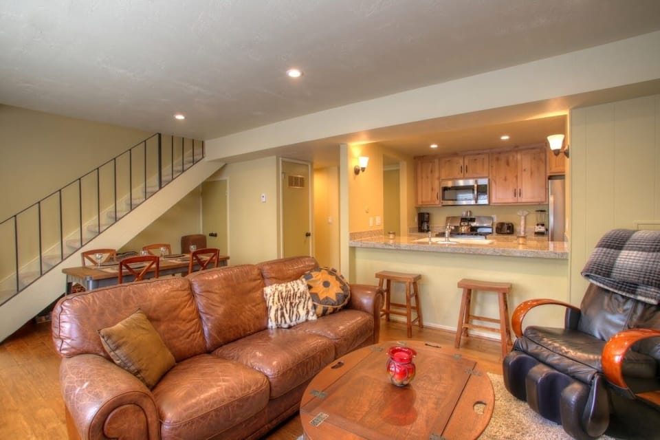 Yes, that is a massage chair on the right.