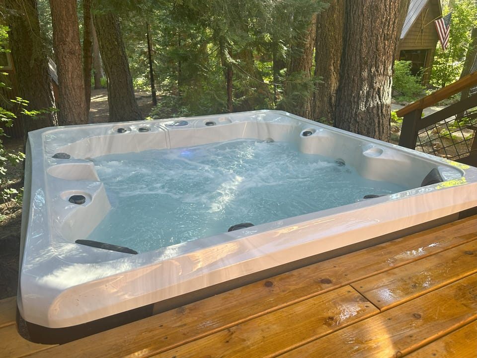 7-person hot tub