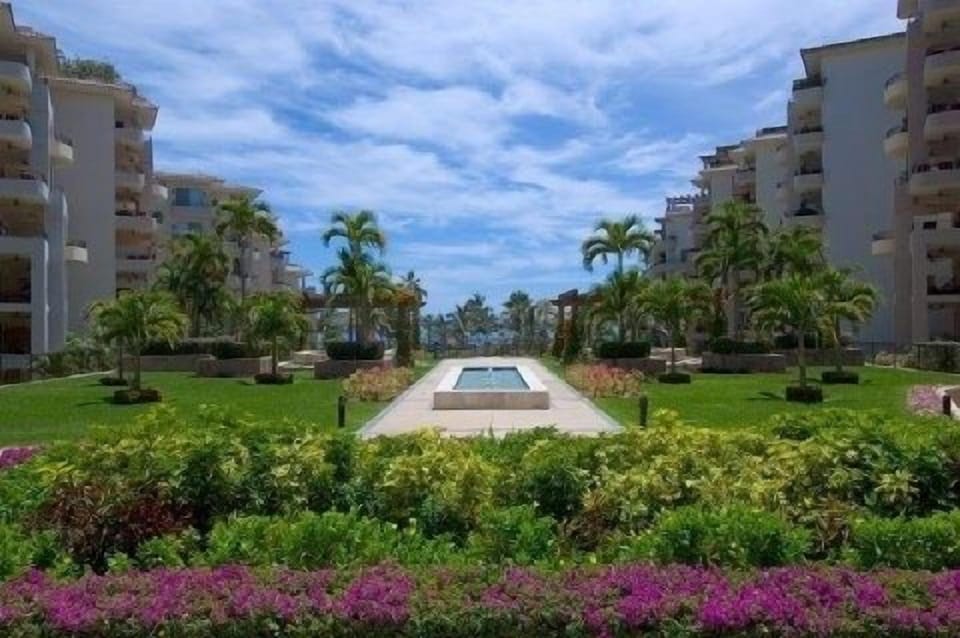 The Fountain in front of the lobby