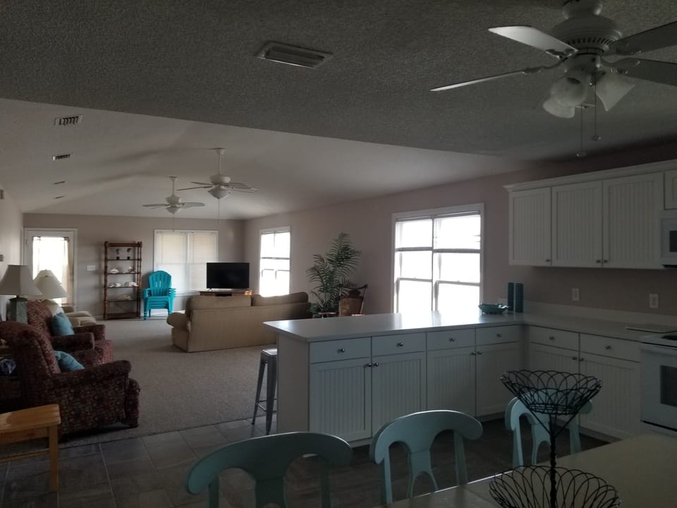 Kitchen/dining area