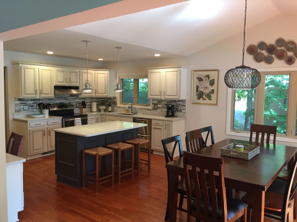 Open Kitchen / Dining Room
