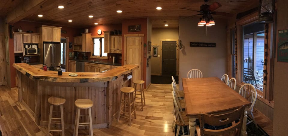 Large open kitchen & dining area