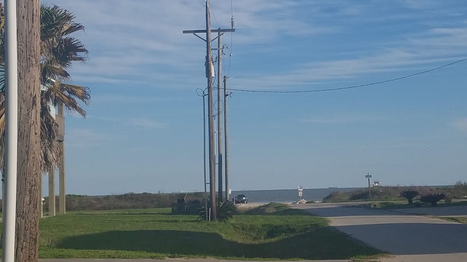 The walk to the beach from the driveway