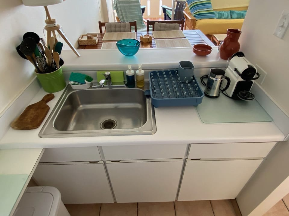 Fully-equipped kitchenette.