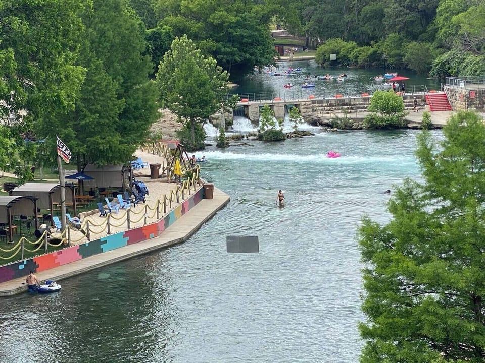 Tube Chute Comal River- 2 blocks walk from house