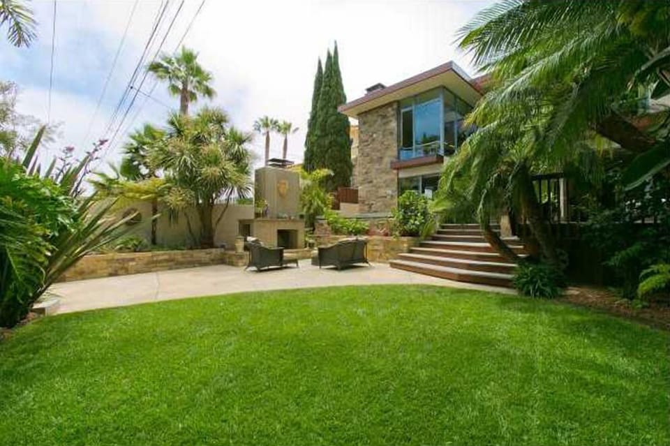 Lush lawn, secluded backyard