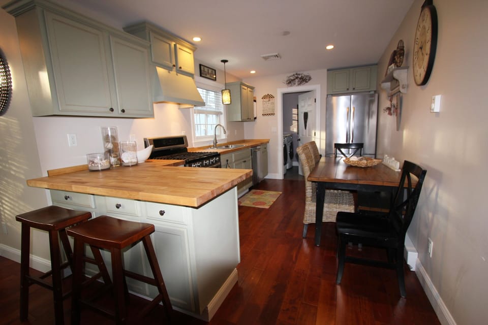 Eat in Kitchen 