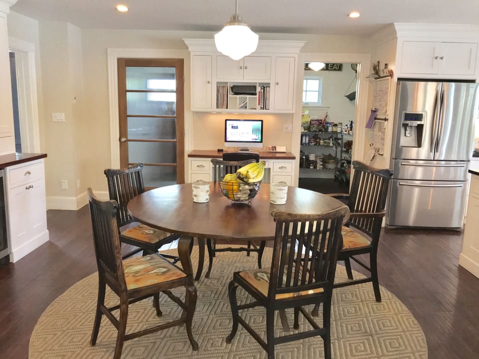 Eat in kitchen, desk and pantry