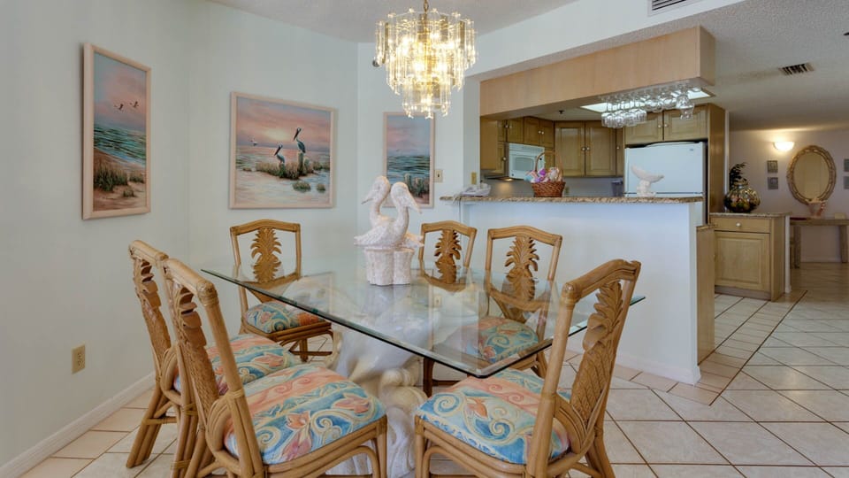 Dining room.