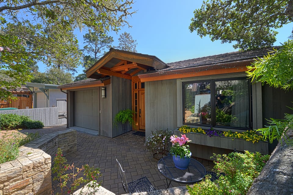 front with outside seating