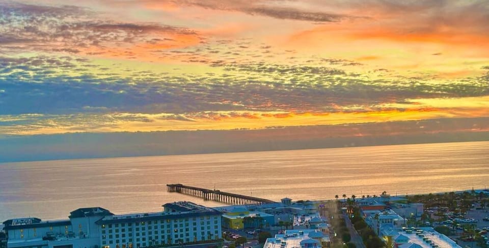 Sunset view from the Skywheel at pier Park