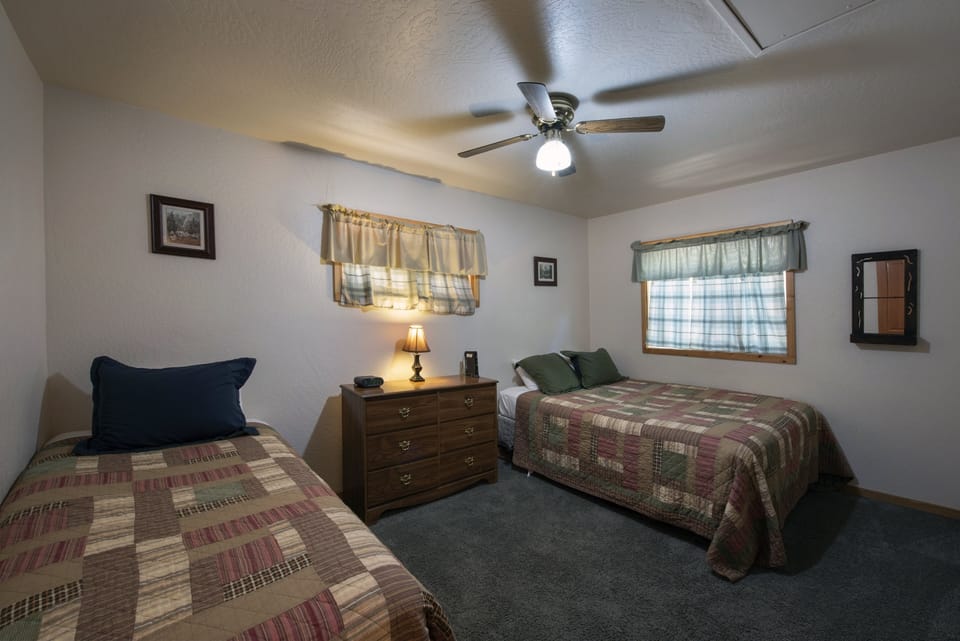 Bedroom with Queen & Twin beds