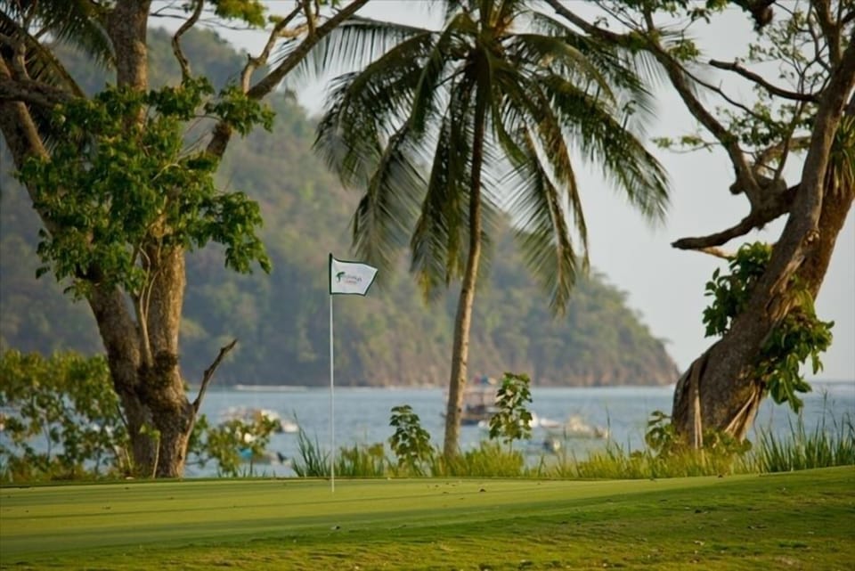 Hole 17 La Iguana GolfCourse on site.
