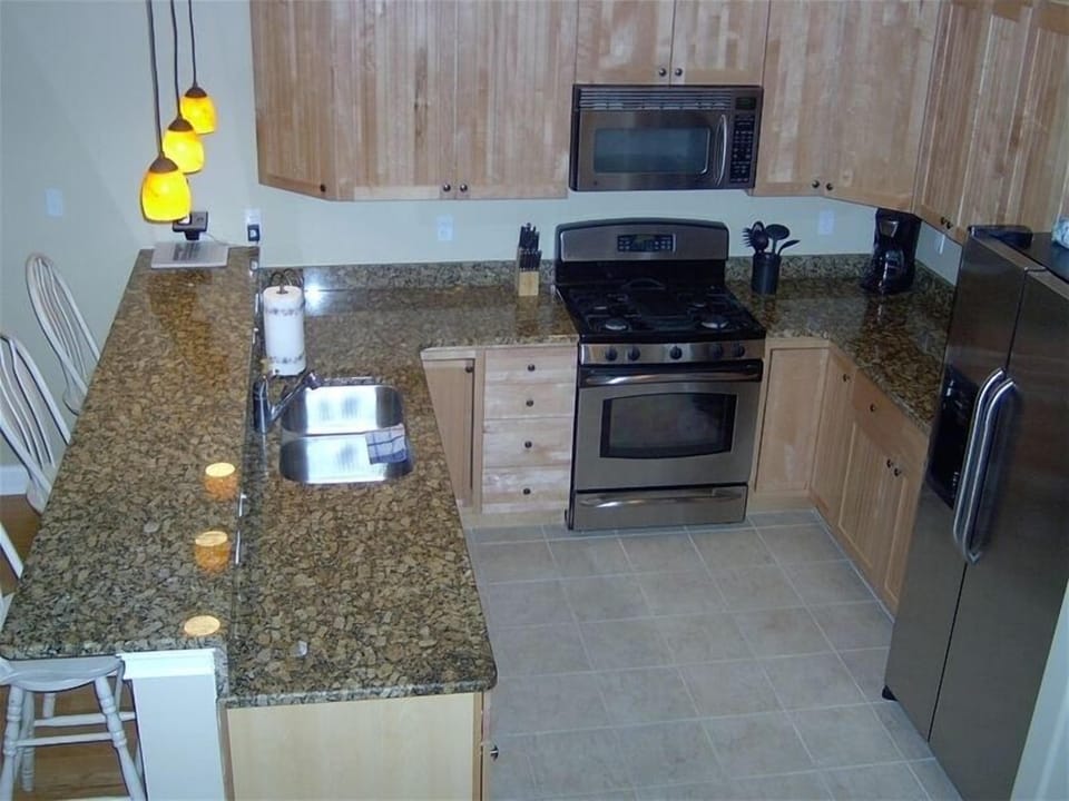 Kitchen - Well Equipped with high-end GE Profile Appliances & other luxury items