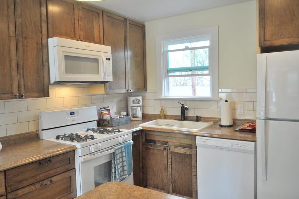 Gas stove, microwave and new dishwasher