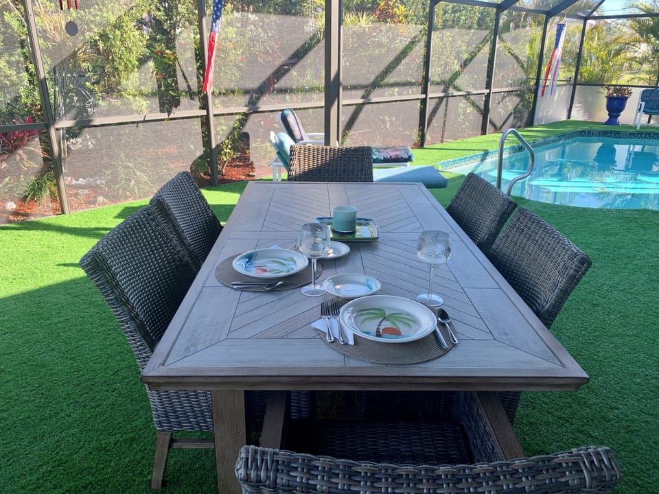 Lanai dining table seats six