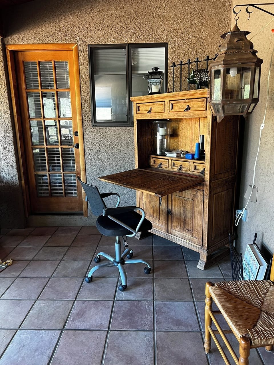 Sunroom - desk available for WFH
