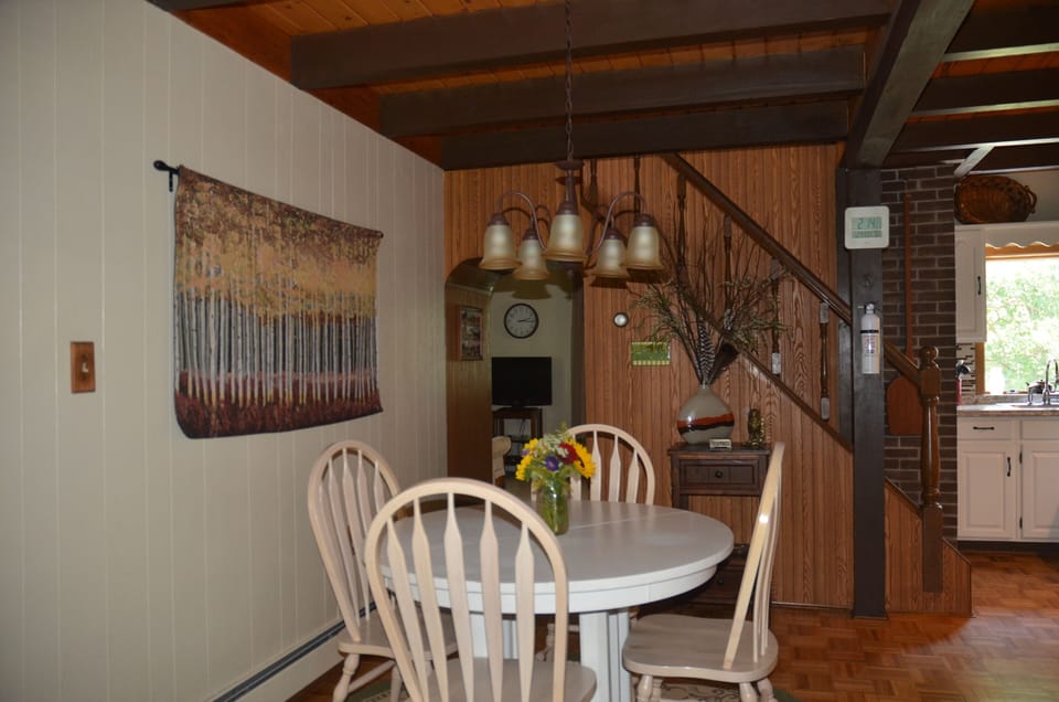 dining area in kitchen