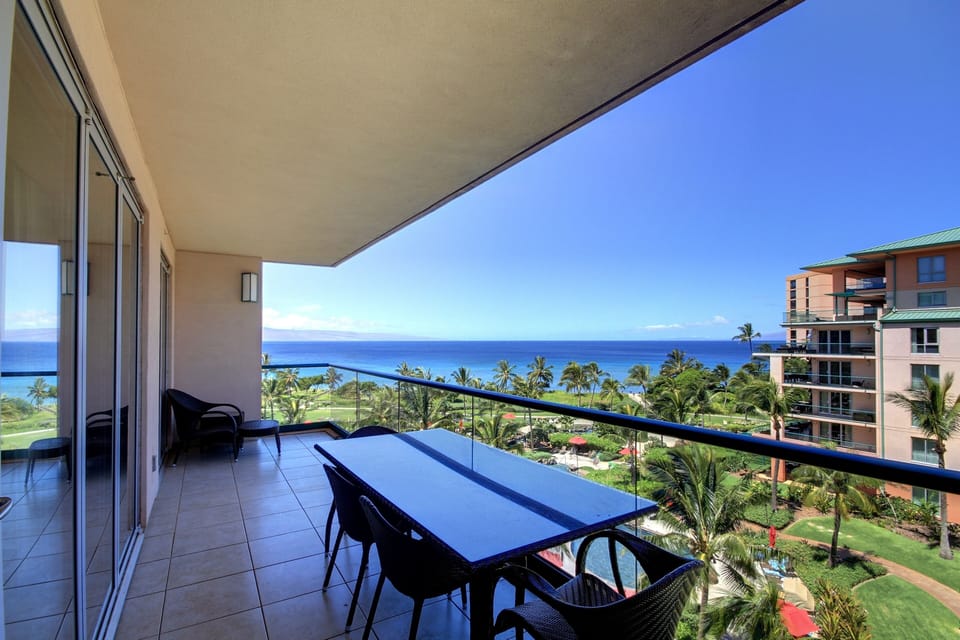 There is no lanai in front of you, so not looking around other guests.