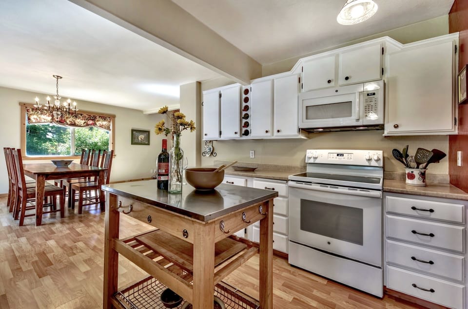 Kitchen and dining area
