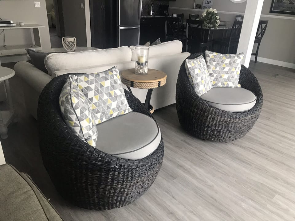 Another sitting area which faces water views.