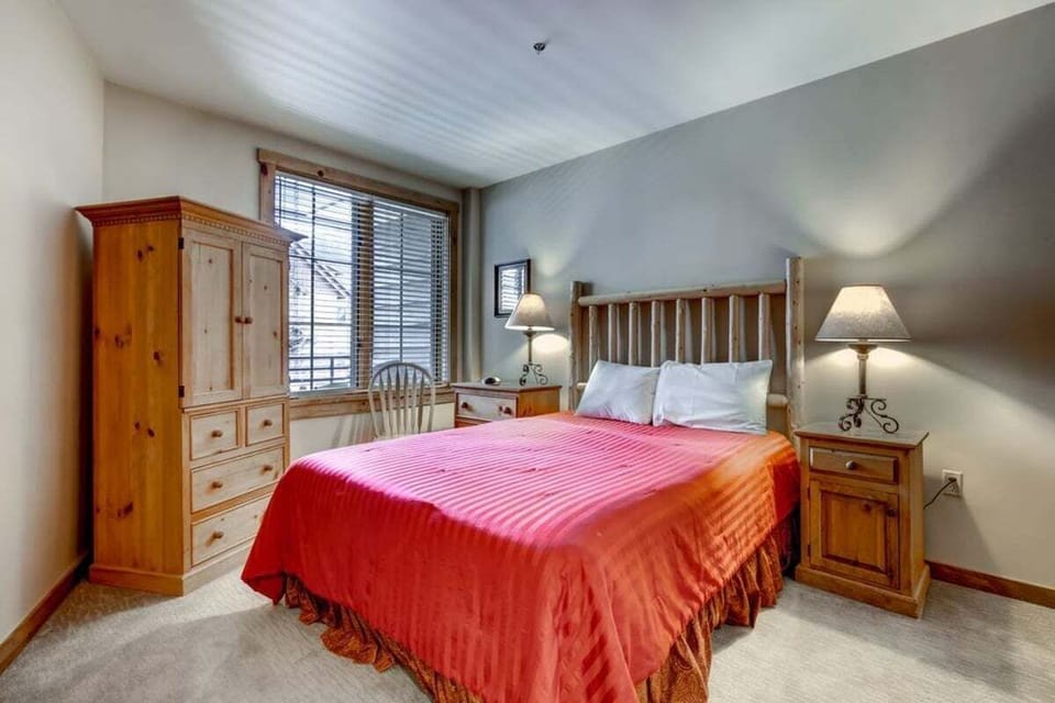 2 Bedroom in River Run - bedding varies