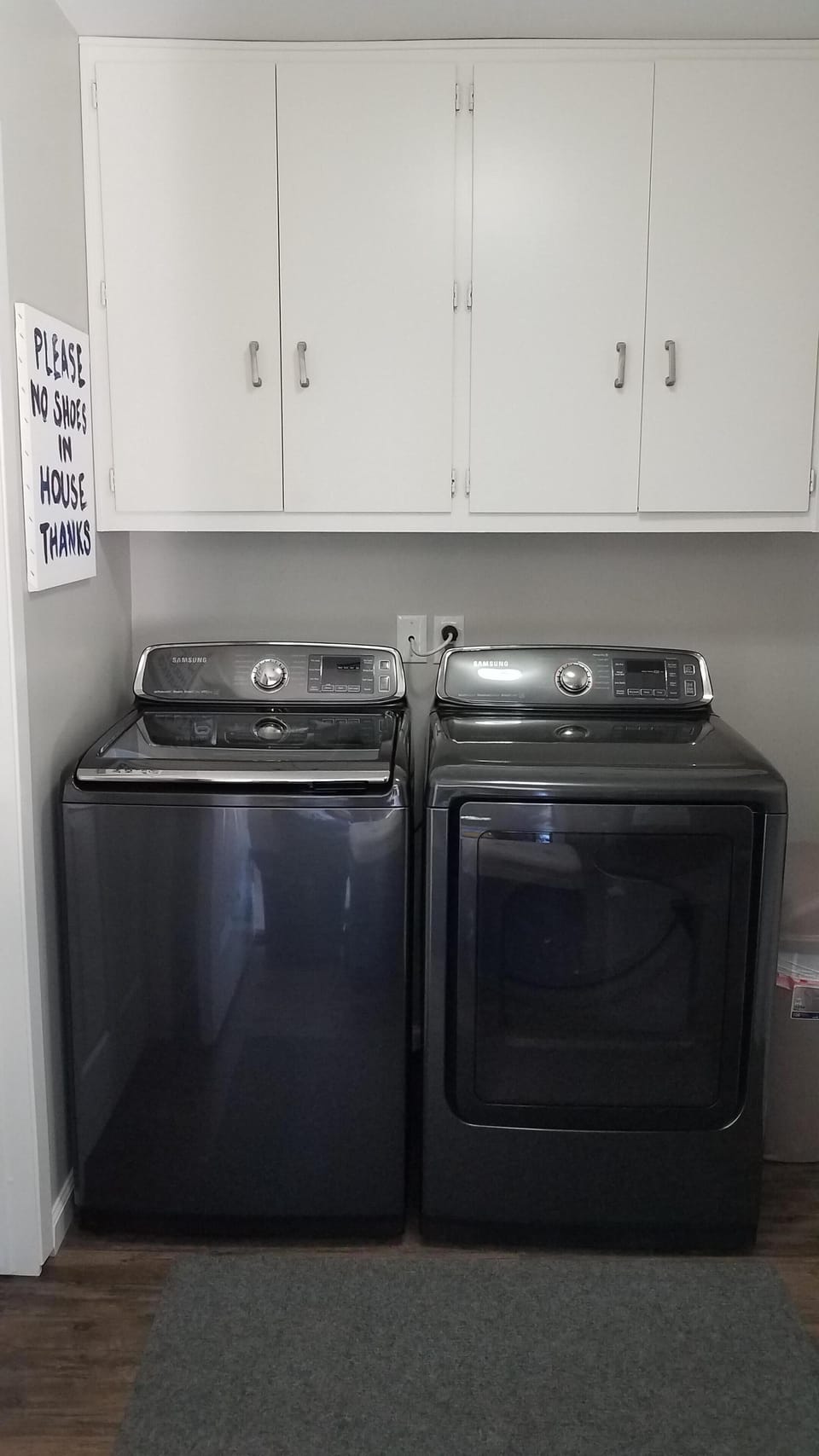 Over-sized washer and dryer - like new!