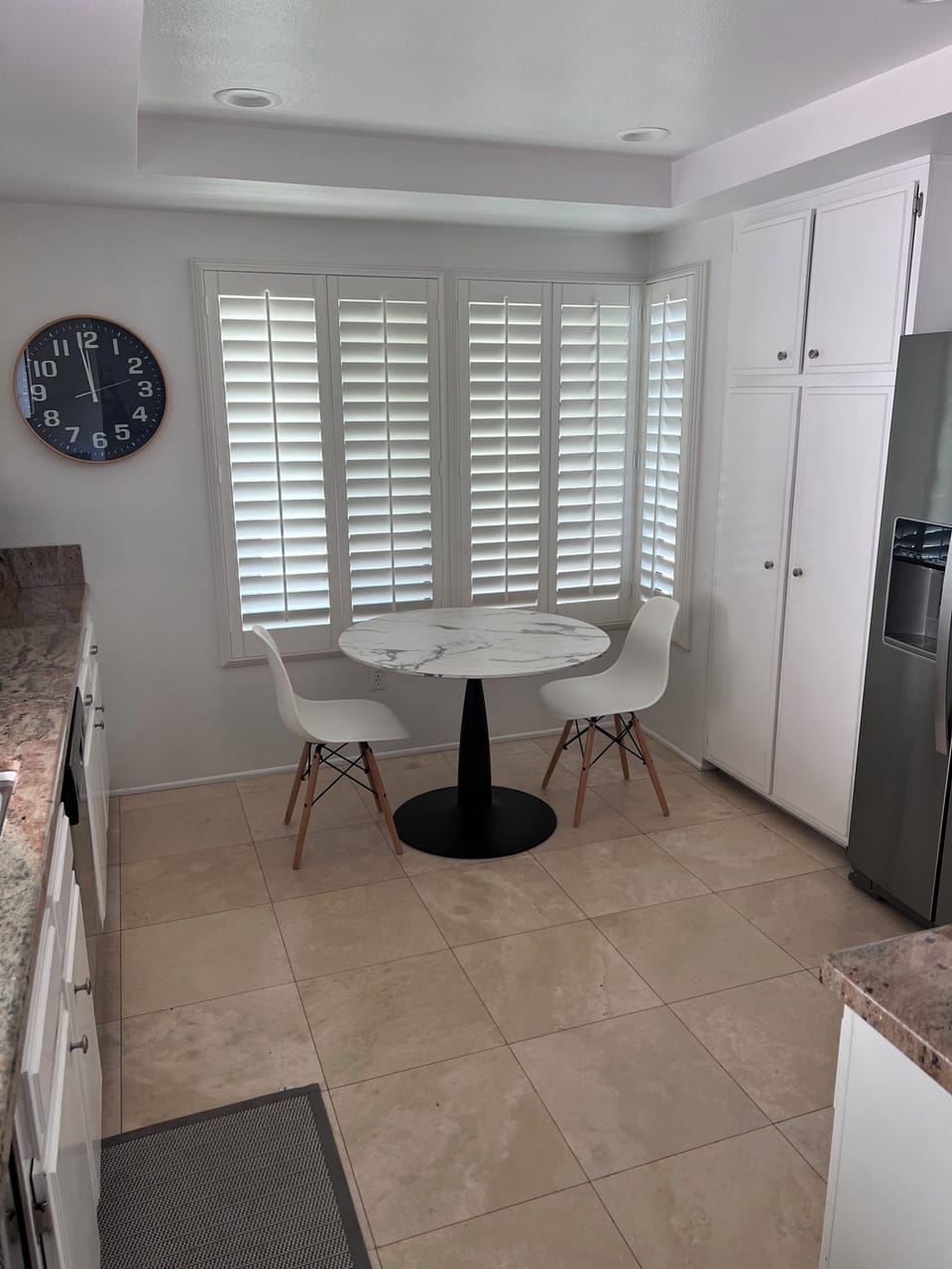 Kitchen - Small dining table 