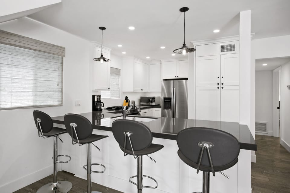 Kitchen/Bar seating