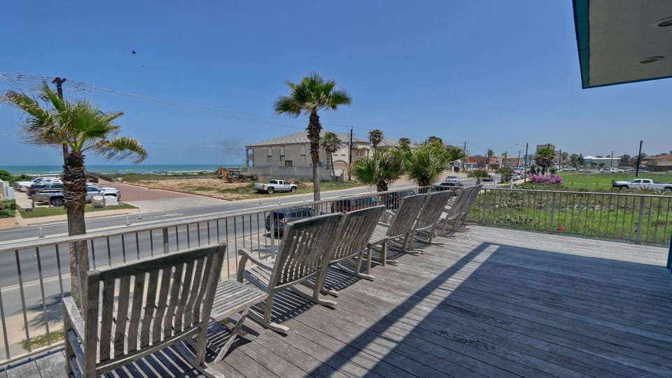 Large rocking chairs for relaxation