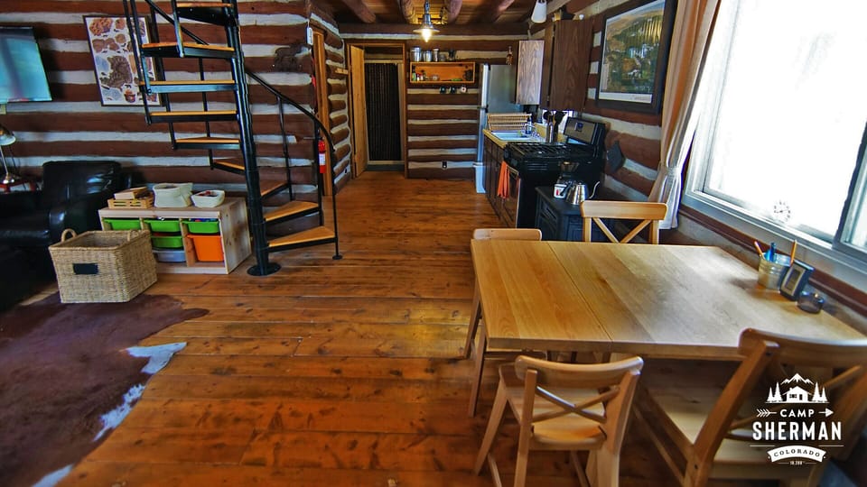 Kitchen with a gas stove, fridge, pantry and twice filtered drinking water tap.