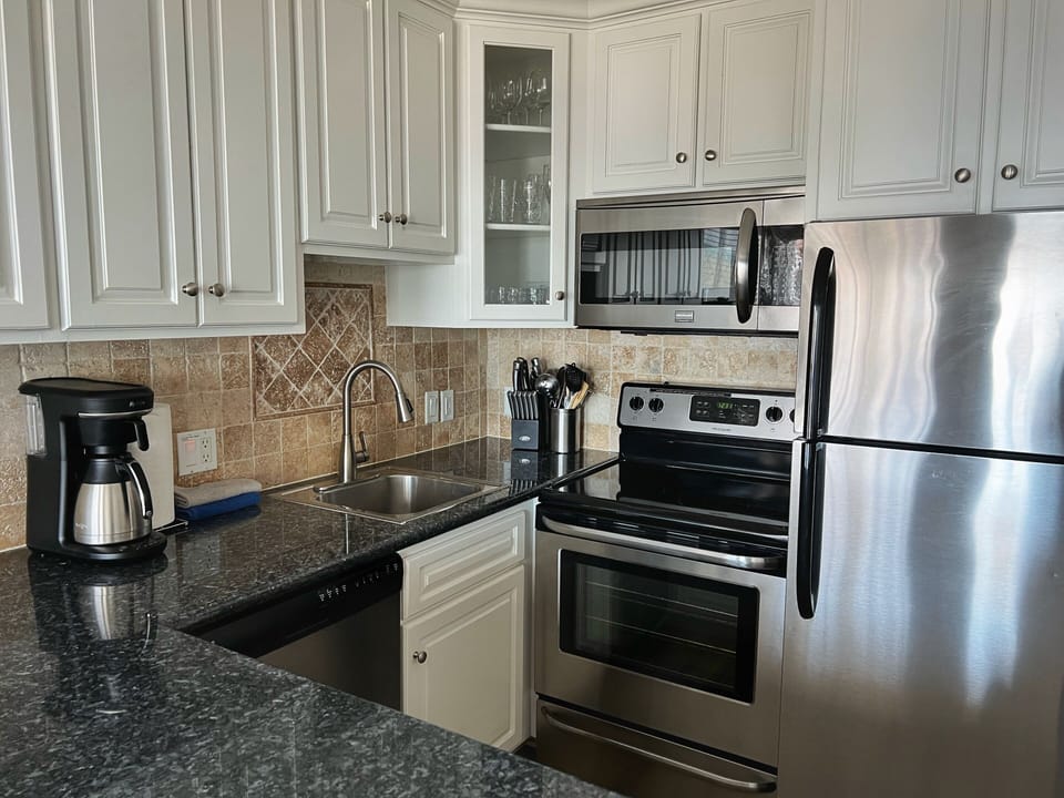 Enjoy your morning coffee or make a tasty dinner-our kitchen is fully equipped! 