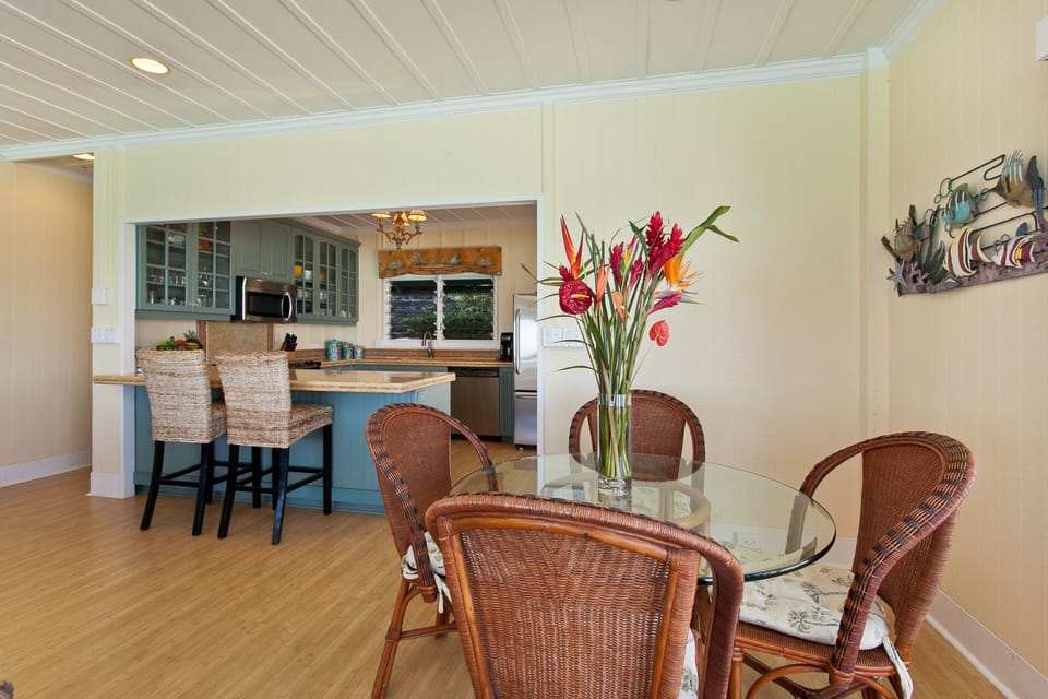 Indoor dining for 4 plus extra seating at breakfast bar