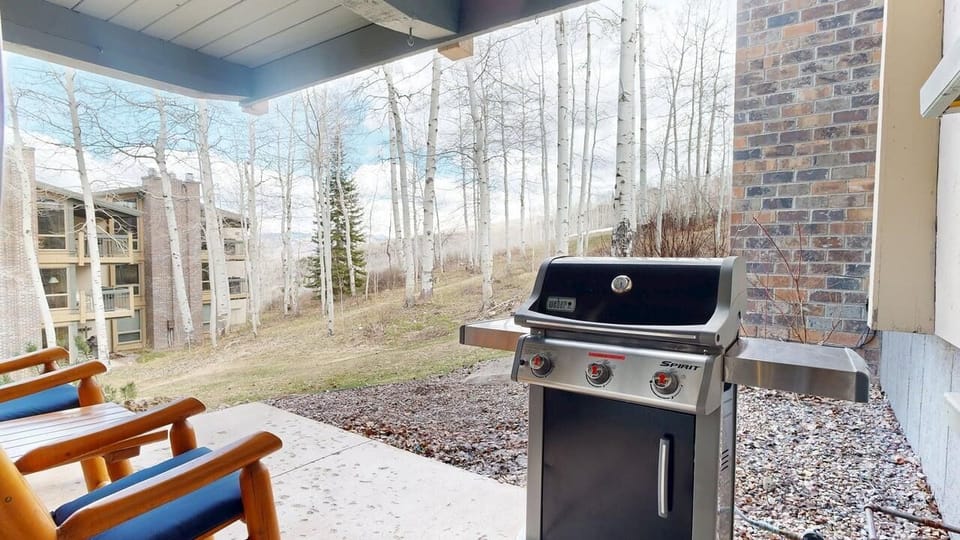 Ski-in/ Ski-out Patio with Grill