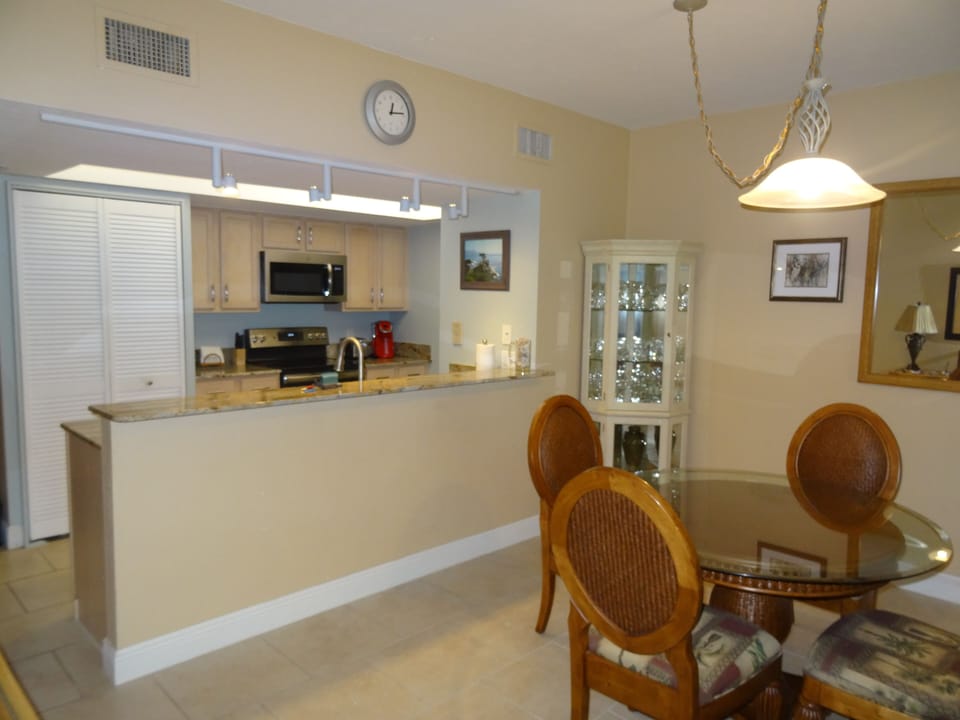 Kitchen / Dining