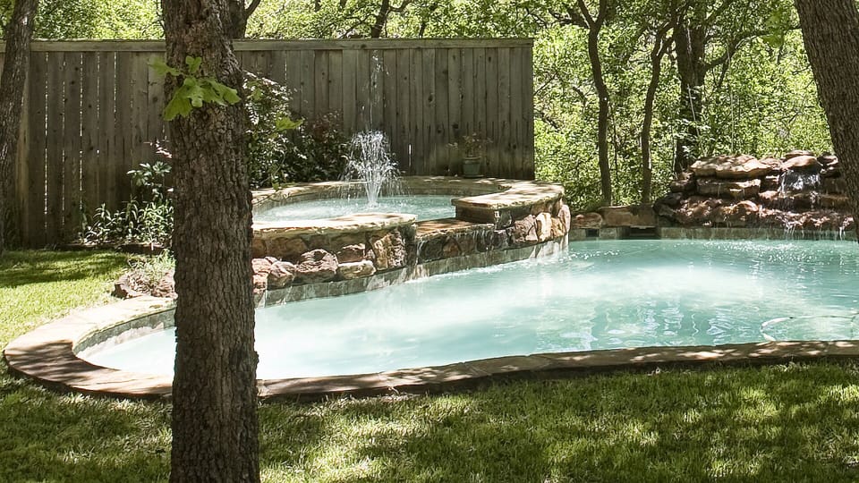 Backyard Pool & Hot Tub